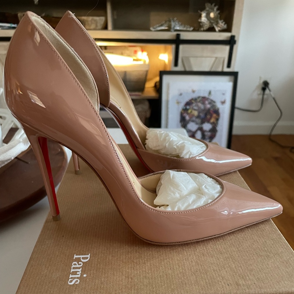 Christian Louboutin Iriza 100 nude patent heals size 38. Worn 2-3 times